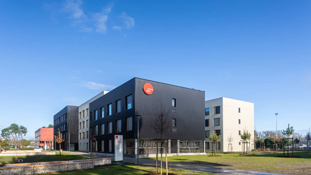 Ossabois a livré 400 logements étudiants en modulaire bois à Pessac (33) pour le compte de Domofrance et gérés par le Crous de Bordeaux – Aquitaine