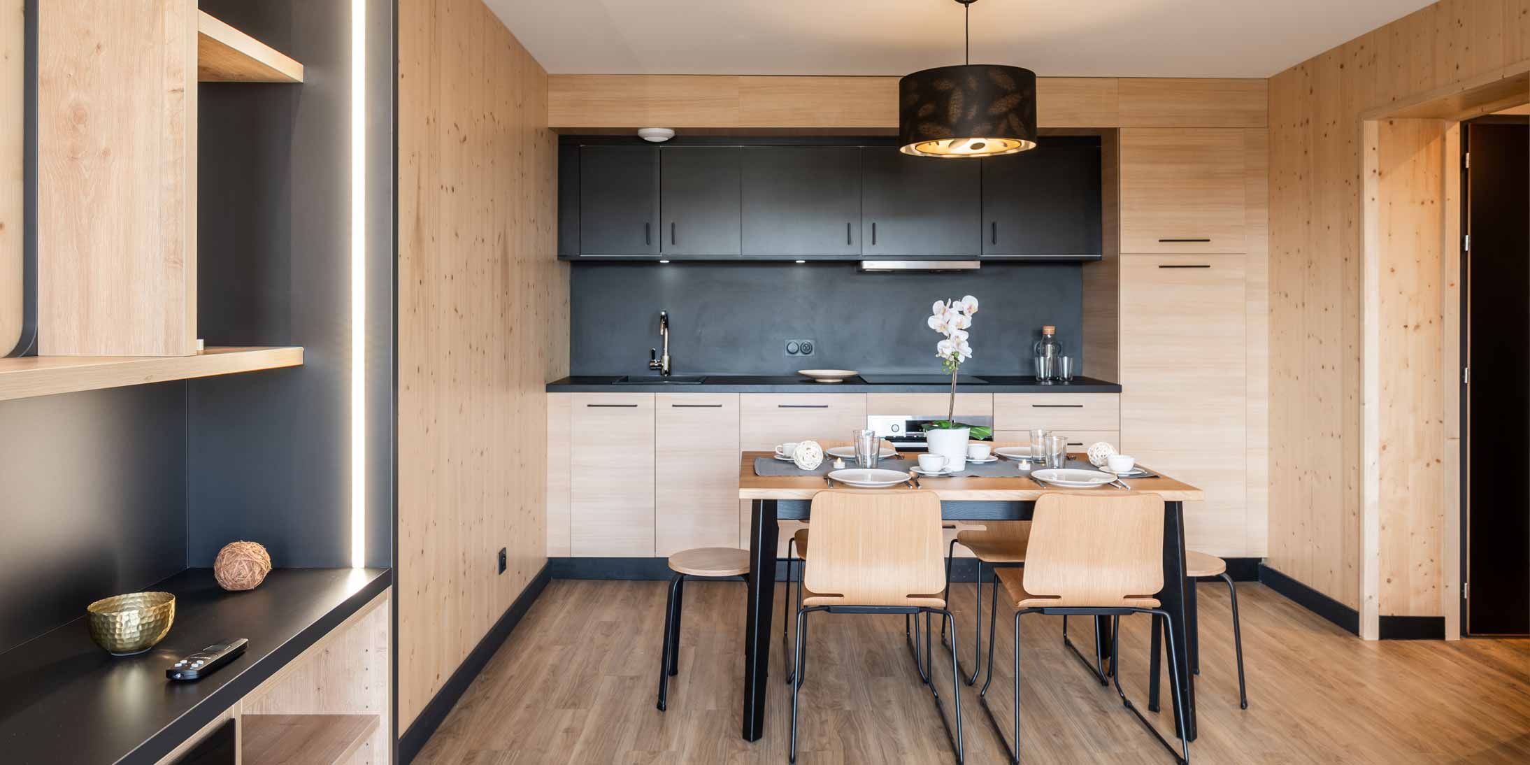 Découvrez l'intérieur des modules bois de MMV Etoile des Sybelles au Corbier, un immobilier construction bois.
