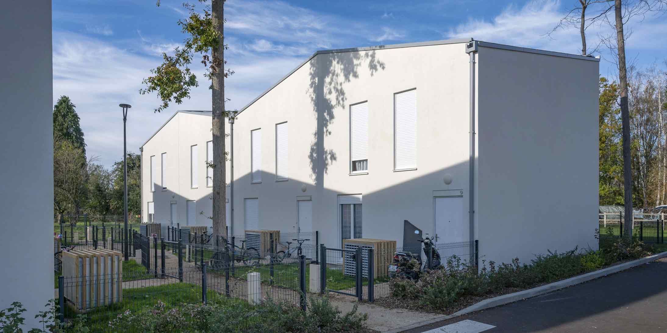 Ossabois a livré des maisons individuelles en ossature bois pour le bailleur Toit et Joie au Perray-en-Yvelines.
