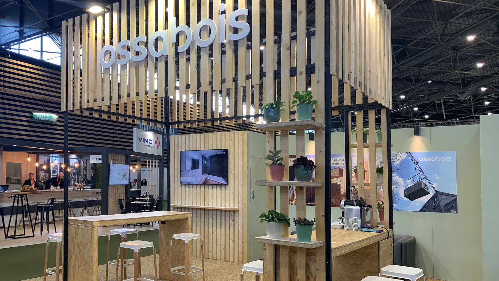 Stand d'Ossabois à H’Expo 2023, le salon des Professionnels de l’Habitat à Nantes.
