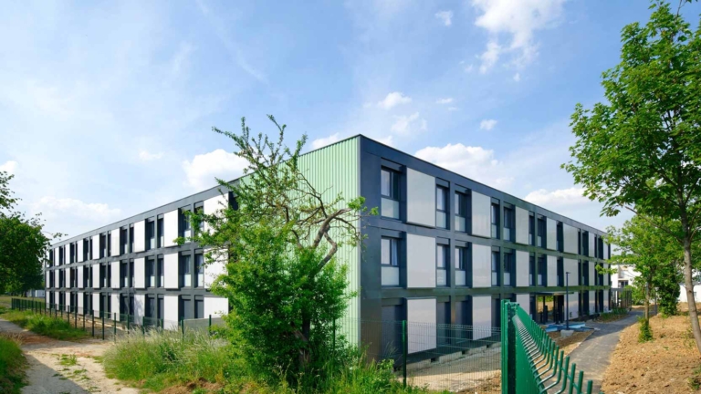 Une résidence sociale de 150 logements démontable en modulaire bois pour Coallia Habitat à Antony