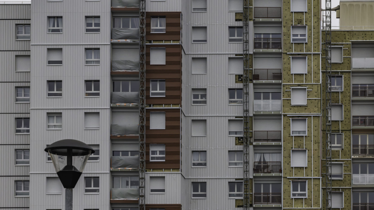 Réhabilitation thermique d’une tour de 11 étages et 251 logements pour le compte de Sarthe Habitat, au Mans (72)